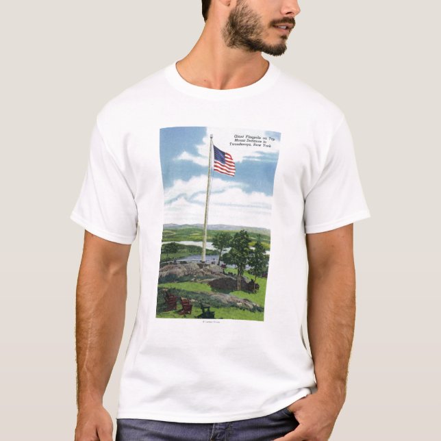 Berg-Trotz-riesige Fahnenmast-Szene T-Shirt (Vorderseite)
