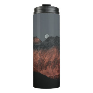 BERGBERGE WÄHREND DER GESCHÄFTSZEIT THERMOSBECHER