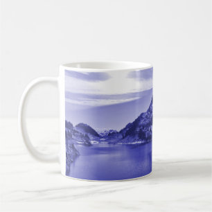 Berge im Western Kanada Kaffeeproduktion Tasse