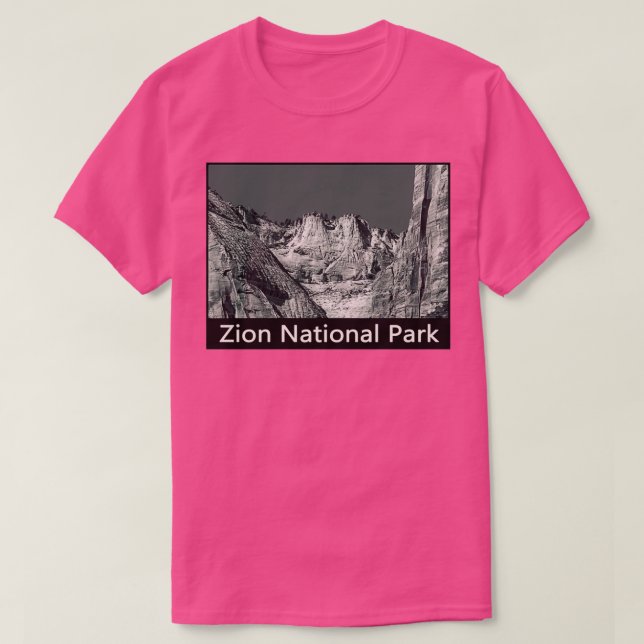 Berge im Zion National Park Reiseziel T-Shirt (Design vorne)