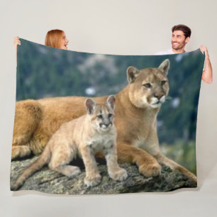 BERGE LION UND CUB FLEECEDECKE