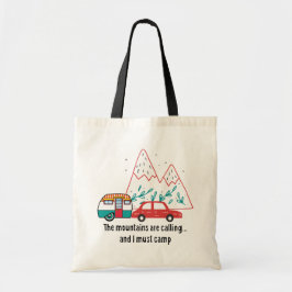 Berge, Rotes Auto und Vintager Teardrop Camper Tragetasche