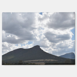 Berge Sturgeon und Abrupt unter dramatischen Wolke Magnet