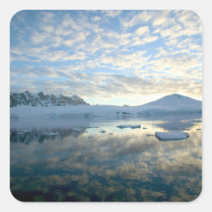 Berge um Port Lockeroy Quadratischer Aufkleber