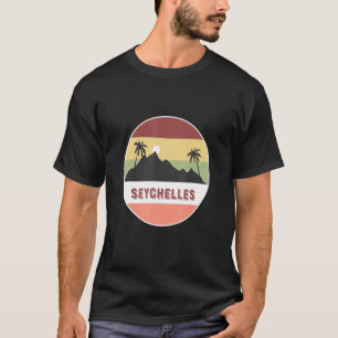 Berge und Palmen der Seychellen T-Shirt