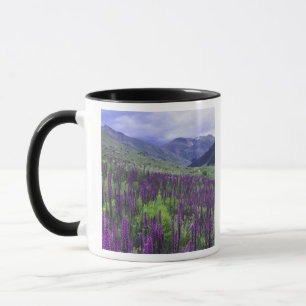 Berge und Wildblumen auf Almwiese, 2 Tasse