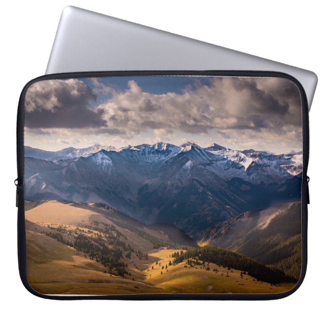 BERGE WÄHREND DES TAGES LAPTOPSCHUTZHÜLLE (Vorderseite)