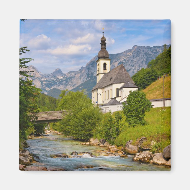 Bergkirche mit Flusslandschaft Magnet (Vorne)