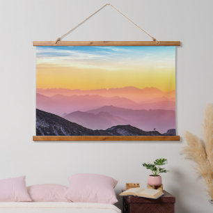 Berglandschaft bei Sonnenuntergang Wandteppich Mit Holzrahmen