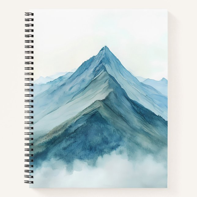 Berglandschaft mit nebligen Gipfeln Notizbuch (Vorderseite)