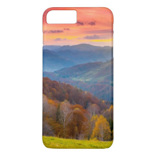 Berglandschaft mit Wald Case-Mate iPhone Hülle