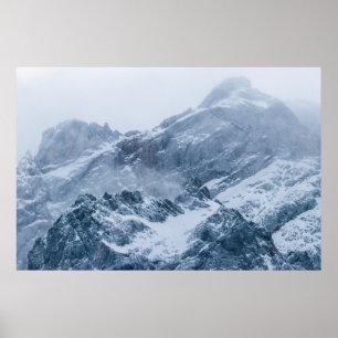 Bergschnee und Nebel Poster