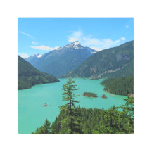 Bergsee-Landschaft im Norden Cascades