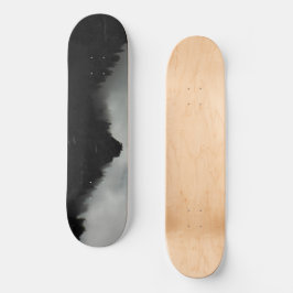 Bergskyline in Schwarz und Weiß Skateboard
