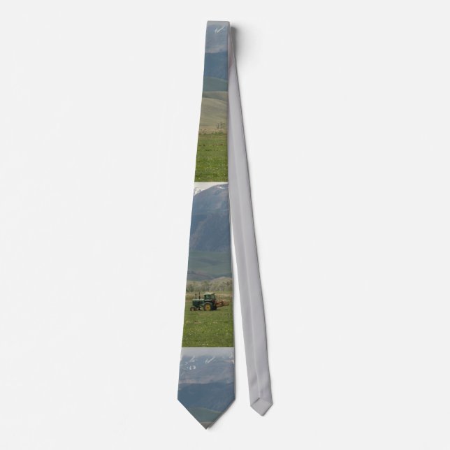 Bergszene mit Traktor Necktie Krawatte (Vorderseite)