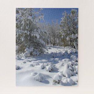 Bergwald in einer Schneedecke Puzzle