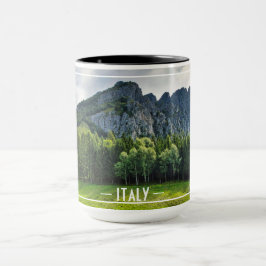 Bergwald mit Kiefern in Norditalien Tasse