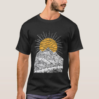 Bergwandern Hügel Sonnenuntergang Abenteuer Wildni T-Shirt