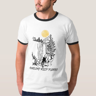 Bergwasserfall-Wander-Abenteuer Basic Herren T-Shi T-Shirt