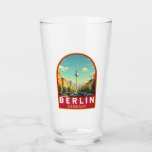 Berlin Deutschland Reisen Vintag Glas<br><div class="desc">Berlin Retrovektor-Reisedesign. Die Stadt ist bekannt für ihre Kunstszene und moderne Sehenswürdigkeiten wie die vergoldete Berliner Philharmonie,  die unter einem Swoop-Dach liegt.</div>