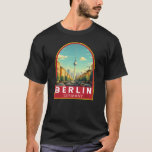 Berlin Deutschland Reisen Vintag T-Shirt<br><div class="desc">Berlin Retrovektor-Reisedesign. Die Stadt ist bekannt für ihre Kunstszene und moderne Sehenswürdigkeiten wie die vergoldete Berliner Philharmonie,  die unter einem Swoop-Dach liegt.</div>