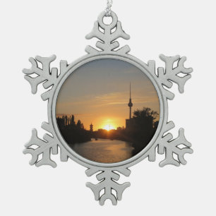 Berlin Deutschland Skyline Night Fernsehturm Schneeflocken Zinn-Ornament