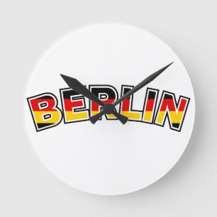 Berlin, Deutschland, Text mit deutscher Flagge Runde Wanduhr