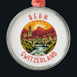 Bern Schweiz Retro Distressed Circle Ornament Aus Metall<br><div class="desc">Berner Retrovektor-Reisedesign. Bern,  die Hauptstadt Stadt der Schweiz,  ist um einen Bach im Aare River gebaut.</div>