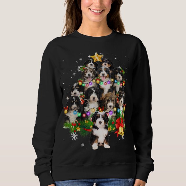 Bernedoodle Christmas Dog Tree Lights Pajamas Fami Sweatshirt (Vorderseite)