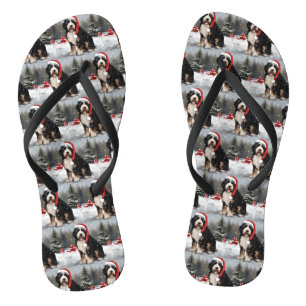 Bernedoodle Dog in Schnee Weihnachten Flip Flops