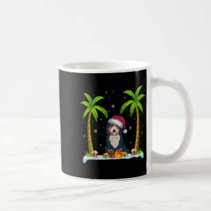 Bernedoodle Dog Weihnachtsmannmütze Palm Tree Beac Kaffeetasse