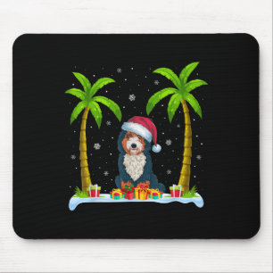 Bernedoodle Dog Weihnachtsmannmütze Palm Tree Beac Mousepad