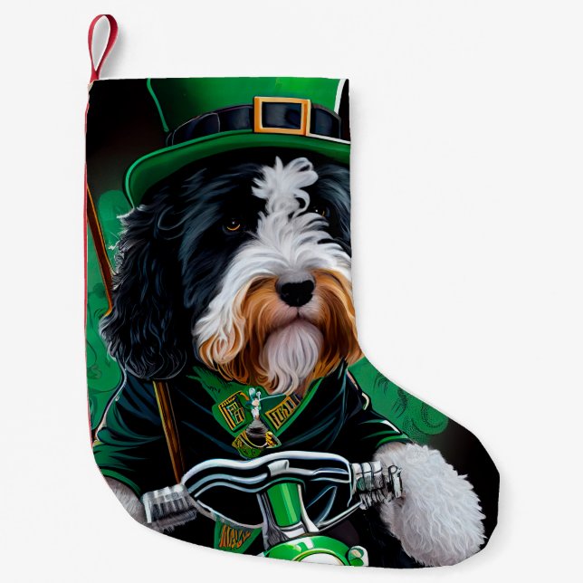 Bernedoodle Hund Fahrrad St. Patrick's Day Kleiner Weihnachtsstrumpf (Vorderseite)