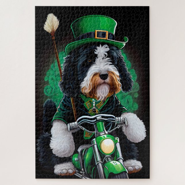 Bernedoodle Hund Fahrrad St. Patrick's Day Puzzle (Vertikal)