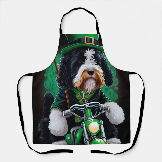 Bernedoodle Hund Fahrrad St. Patrick's Day Schürze (Vorderseite)