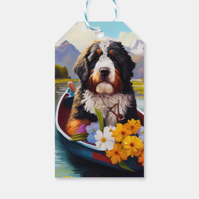 Bernedoodle on a Paddle: Ein Landschaftliches Aben Geschenkanhänger (Rückseite)