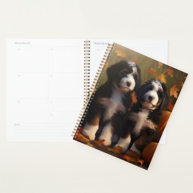 Bernedoodle Puppy Autumn Delight Pumpen Planer (Anzeige)
