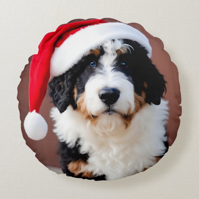 Bernedoodle Weihnachten Rundes Kissen (Vorderseite)