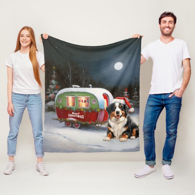 Bernese Mountain Caravan Weihnachtsabenteuer Fleecedecke (Beispiel)