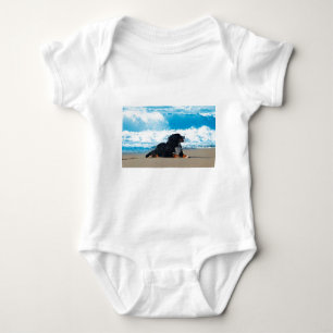 Bernese Mountain Dog am Strand Baby Strampler