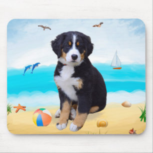 Bernese Mountain Dog am Strand Mousepad