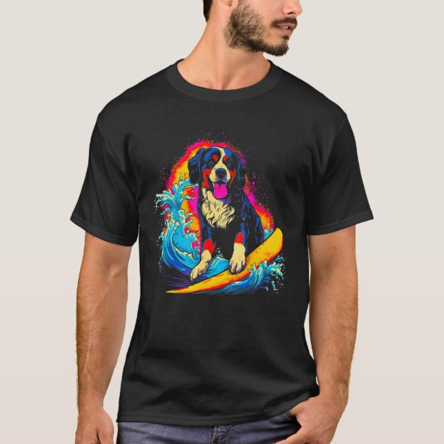 Bernese Mountain Dog Surfer T-Shirt (Vorderseite)