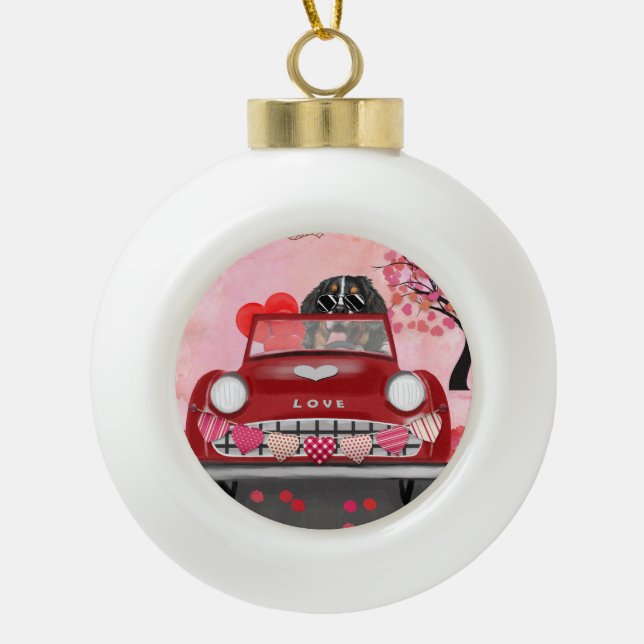 Bernese Mountain Driving Car with Hearts Valentine Keramik Kugel-Ornament (Vorderseite)