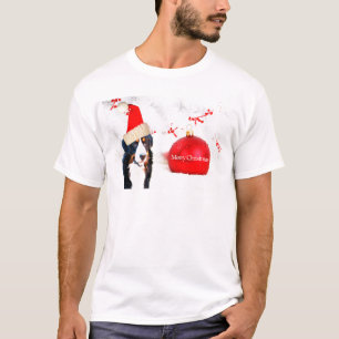 Bernese Mountain Hund mit rotem Weihnachtsschmuck T-Shirt