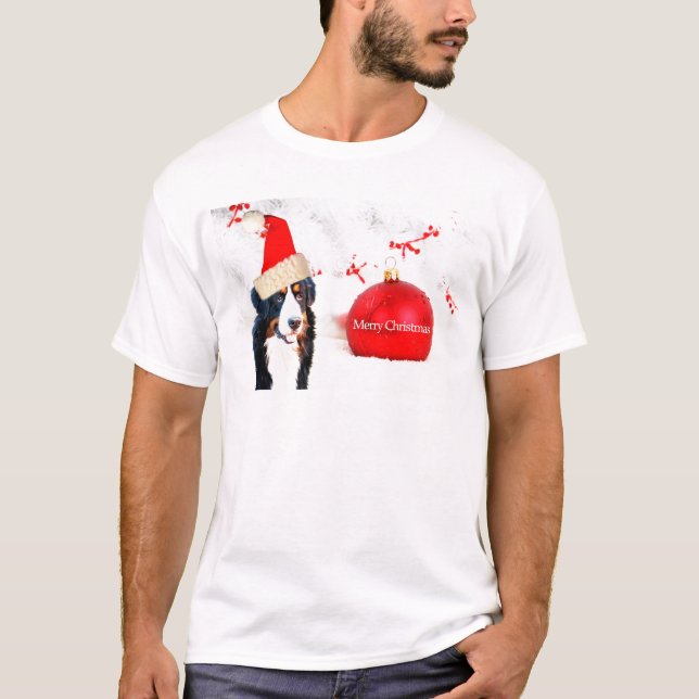 Bernese Mountain Hund mit rotem Weihnachtsschmuck T-Shirt (Vorderseite)
