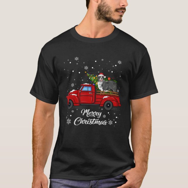 Bernese mountain Riding Red Truck Merry Xmas Tree T-Shirt (Vorderseite)