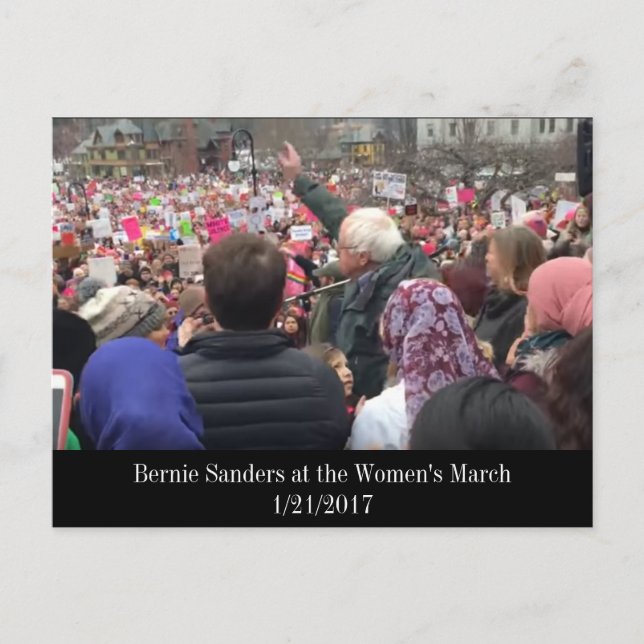 Bernie Sanders bei der Women's März Postcard Postkarte (Vorderseite)