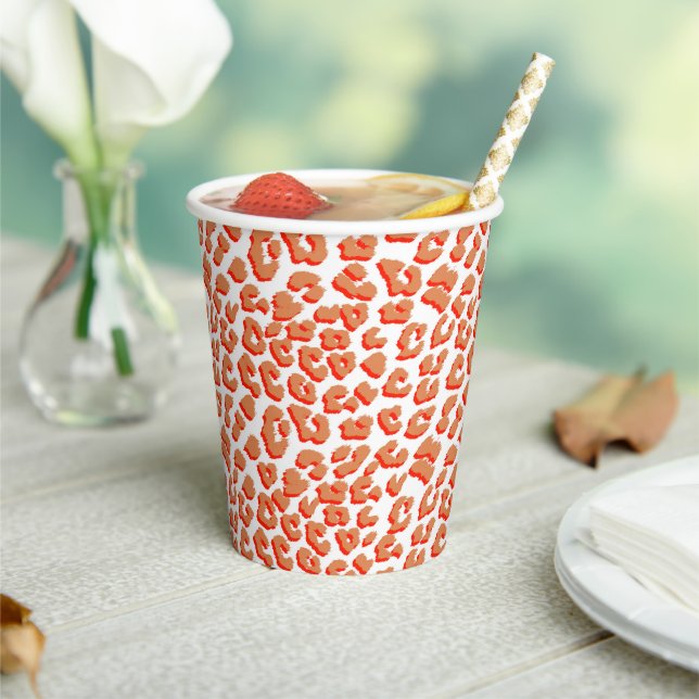 Bernsteinfarben und weißes Leopard Pappbecher (In Situ)