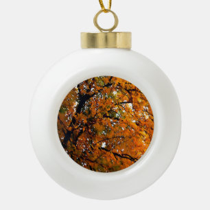 Bernsteinfarbene Blätter des Niedergangs Keramik Kugel-Ornament