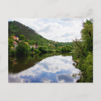 Berounka-Fluss bei Karlstejn, Tschechische Republi Postkarte